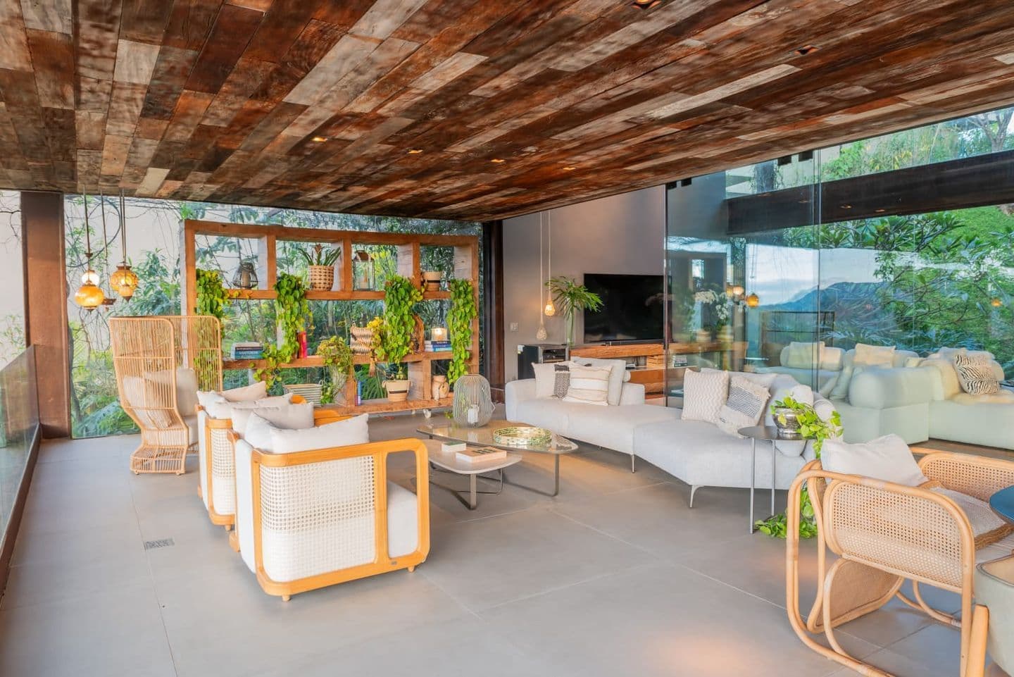 Casa ,913M² no Vale dos Cristais Nova Lima MG